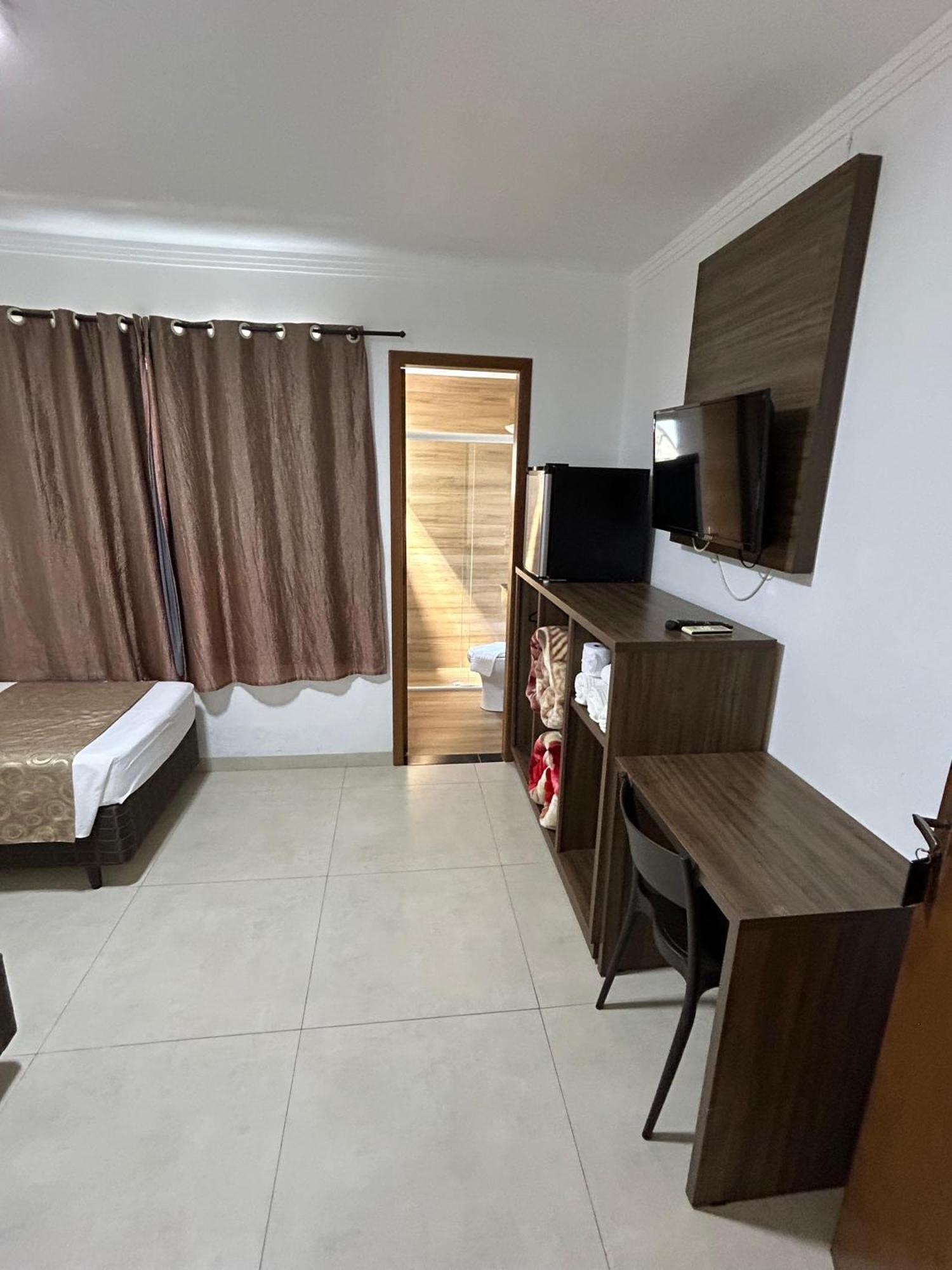 Hotel Holiday Foz Foz do Iguacu Exterior photo